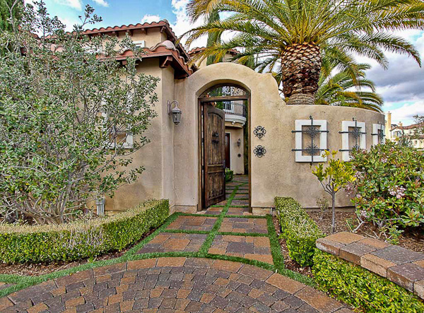 Real Estate Exterior