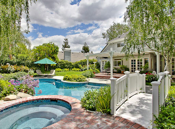Real Estate Exterior